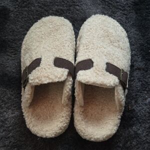 Plush Fleece Slippers with Dark Straps
